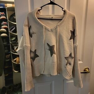 POL Cream and Black Star Pattern V-Neck Sweater